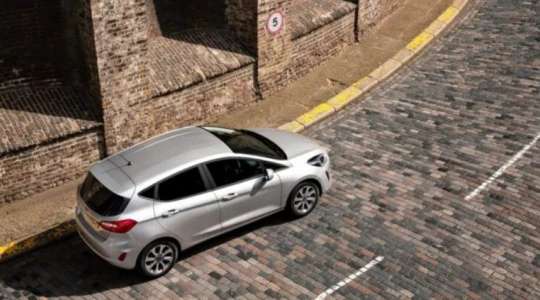 Ford Fiesta wraca jako elektryk. Zaskakująca współpraca z Renault zmienia wszystko